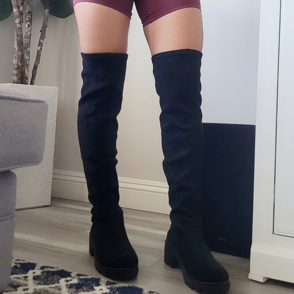 JUST IN Faux Suede Black boots - Picture 5 of 5